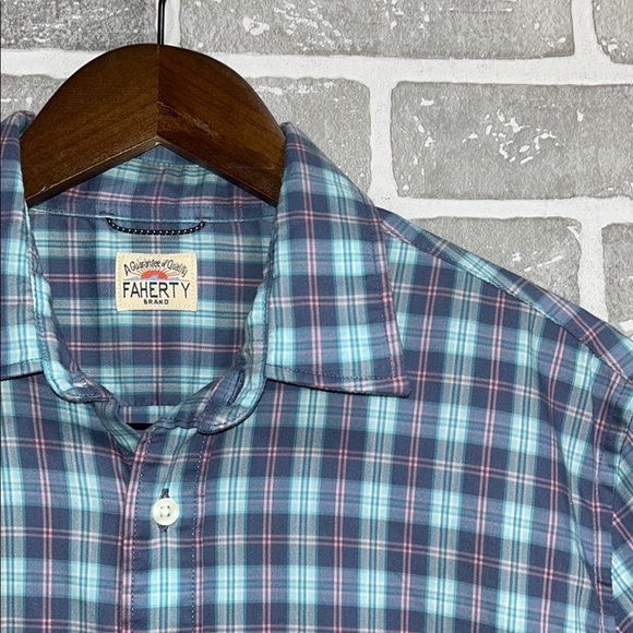 Faherty Blue and Pink Plaid Casual Button Down Shirt Mens‎ - Picture 2 of 9